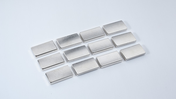 Watt type heterotypic magnet
